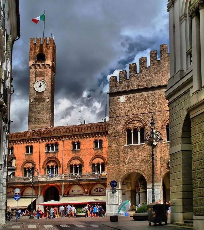 Holiday Treviso Suite Lombardi エクステリア 写真